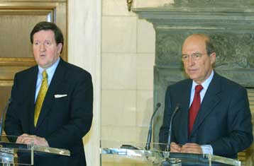 Ανησυχούν Σημίτης – Ρόμπερτσον για τις εξελίξεις στην ΠΓΔΜ