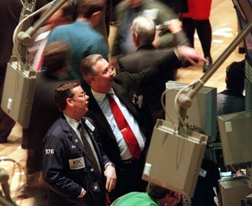 Κάτω από τις 10.000 μονάδες ο Dow Jones στο άνοιγμα της Παρασκευής