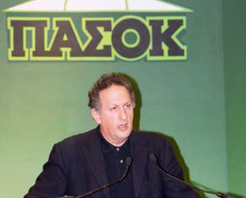 Το ΠΑΣΟΚ δείχνει ότι ζει σε μια τρικυμία, είπε ο γραμματέας του κόμματος