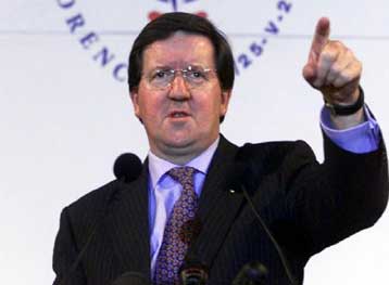 Συναντήθηκε με τον Γ.Παπανδρέου και τον Κ.Καραμανλή