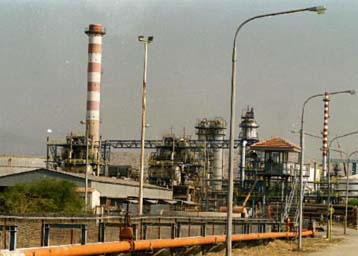 Απεργούν οι εργαζόμενοι στα διυλιστήρια