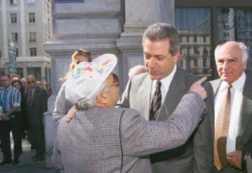 Τη μείωσή τους ζητά ο Δήμος Αθηναίων από την αρμόδια επιτροπή