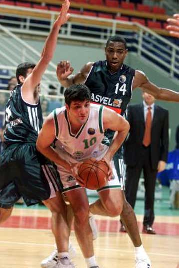 Επικράτησε με 86-92 της Βιλερμπάν και «καπάρωσε» την πρώτη θέση