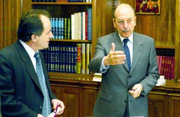 «Όχι» στην αύξηση του ορίου ηλικίας και των εισφορών