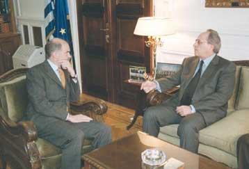 Κινητοποίηση για την κρίση στην ΠΓΔΜ ζήτησε ο πρόεδρος του ΣΥΝ