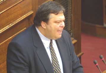 Αλλαγές στην πρόταση για την ψήφιση νομοσχεδίων από κοινοβουλευτικές επιτροπές