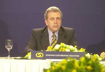 Ο Αβραμόπουλος ζήτησε 100 εκατ. δρχ. από το διοικητή της Εθνικής Τράπεζας