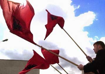 Νέες συγκρούσεις στα ΒΔ της χώρας ενισχύουν τους φόβους για επικίνδυνη κλιμάκωση