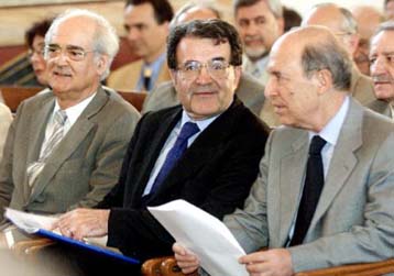 Σημίτης και Πρόντι σε πανηγυρική τελετή το Σάββατο