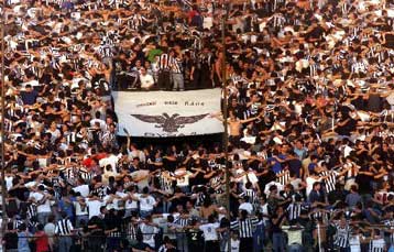 Οπαδοί του ΠΑΟΚ και φοιτητής του ΑΠΘ καταγγέλλουν την ΕΛ.ΑΣ. για βιαιοπραγίες