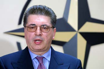 Στρατηγικό εταίρο της ΠΓΔΜ χαρακτηρίζει την Ελλάδα ο ΥΠΕΞ της χώρας