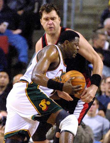 Έχασε και από το Σιάτλ, το ΛΑ λύγισε τους Σέλτικς