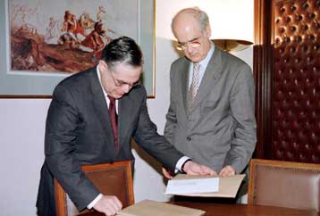 Συστάσεις για πληθωρισμό και διαρθρωτικές αλλαγές