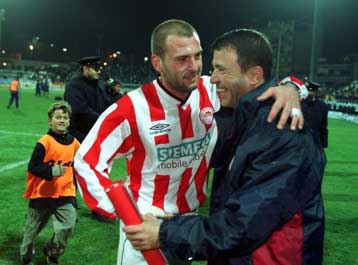 Ποιος Ζιρές; Ο Ολυμπιακός διέψευσε ενδιαφέρον για το Γάλλο προπονητή