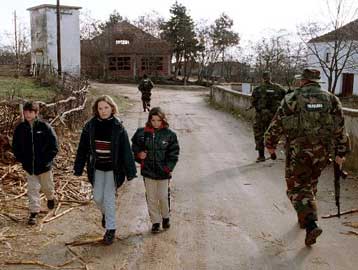 Εκδηλώσεις υπέρ των παιδιών της Γιουγκοσλαβίας