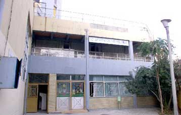 Στις θέσεις τους από τη Δευτέρα πάνω από εκατό φύλακες