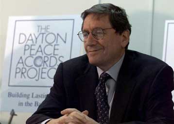 Ο Χόλμπρουκ κρούει τον κώδωνα του κινδύνου σε Παλαιστινίους και Ισραηλινούς