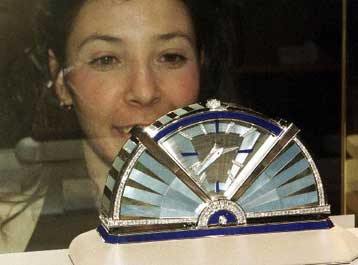 Μία ώρα μπροστά τα ρολόγια από την 25η Μαρτίου