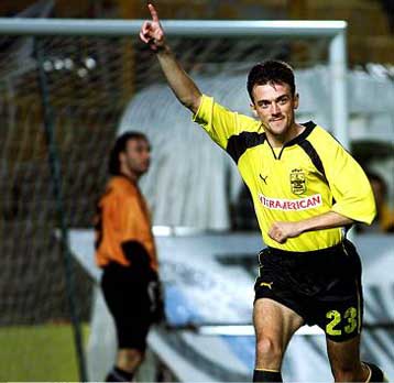 Ανανέωσε τη συνεργασία του με τον Αρη για τρία ακόμα χρόνια