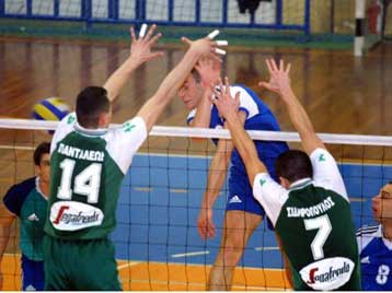 Σύνθημα πρόκρισης δίνει ο Σιδηρόπουλος για το τρίτο ματς με τον Πανελλήνιο στα πλέι οφ της Α1 βόλεϊ