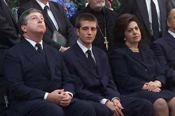 Η πρώην βασιλική οικογένεια της Σερβίας ανακτά τη γιουγκοσλαβική ιθαγένεια