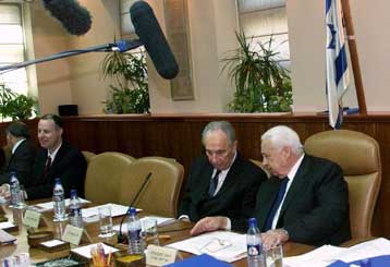 Θα γυρίσει μπούμερανγκ, προειδοποιούν οι Εργατικοί