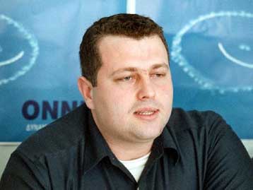 Προτείνει πλαφόν στη θητεία των βουλευτών