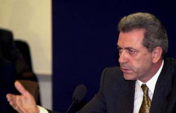 Μετά τη Βόζεμπεργκ και τους συμμαθητές, ο λόγος στη Νεολαία