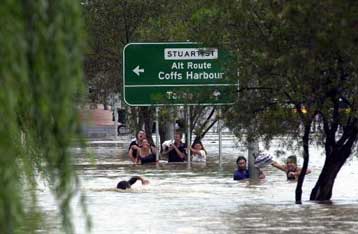 Δύο νεκροί από τις χειρότερες πλημμύρες εδώ και μισό αιώνα