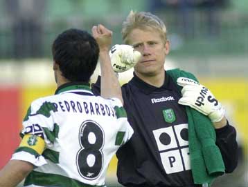 Η ομάδα της Λισαβόνας 2-0 την Αβες, ακολουθεί την Μποαβίστα