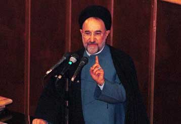 Πρέπει να εδραιώσουμε τη δημοκρατία, δηλώνει ο Ιρανός πρόεδρος