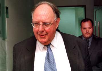 «Έπρεπε να φύγει κλοτσηδόν από το Μαξίμου»