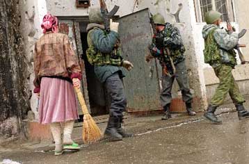 Δεκατρείς Ρώσοι στρατιώτες νεκροί – Στα χέρια της Μόσχας ο Αχμάντοφ