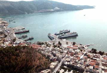 Το Athina I προσέκρουσε στην προβλήτα του λιμανιού της Ηγουμενίτσας