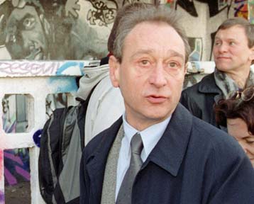 Νίκη της Αριστεράς στις δημοτικές εκλογές δείχνουν οι δημοσκοπήσεις