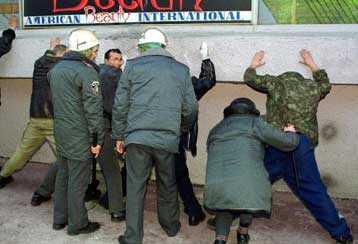 Δεν παραιτούμαι, δηλώνει ο Κούτσμα