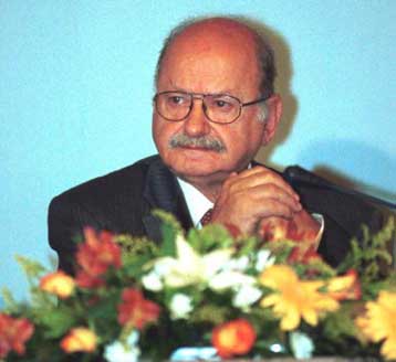 Από το 94 έπρεπε να είχε γίνει δεκτή η σύνθετη ονομασία