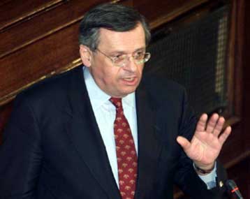 «Αν βγάλεις τα φτιασιδώματα, μπορεί να μην υπάρχει τίποτα»