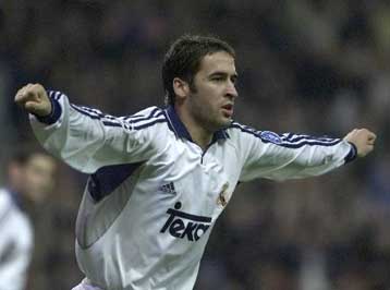 Η UEFA τον τιμώρησε με μία αγωνιστική για το… χέρι κόντρα στη Λιντς