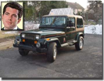 «Στο σφυρί» από το eBay προσωπικά του αντικείμενα