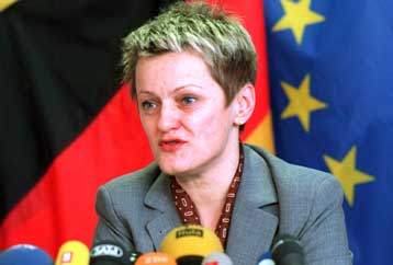 Τριβές προκαλεί στο κόμμα η εκλογή της «ριζοσπαστικής» Ροτ στην προεδρία