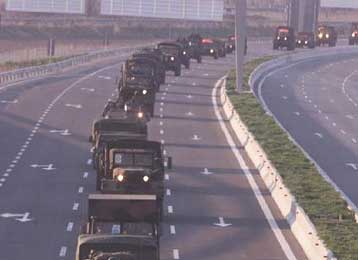 Ένας νεκρός από επίθεση Αλβανών εξτρεμιστών σε αυτοκινητοπομπή