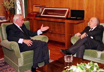 Συνάντηση Τσοχατζόπουλου – Λυσσαρίδη και ταξίδι του Παπανδρέου στην Κύπρο