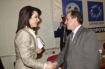 Μνημόνιο συνεργασίας υπέγραψαν ο «Αθήνα 2004» και η Συνομοσπονδία των Εργατών