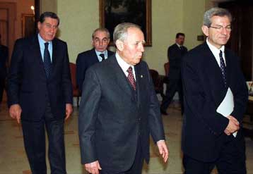 Στις 6 ή 13 Μαΐου οι εκλογές στην Ιταλία