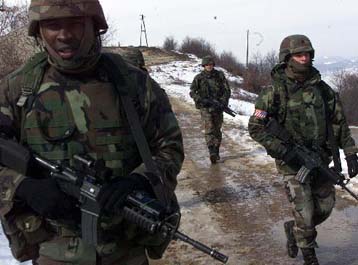 Η εδαφική ακεραιότητα της ΠΓΔΜ πρέπει να προστατευτεί, δηλώνει ο Γ.Παπανδρέου