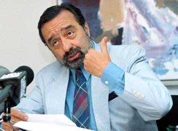 Μοίρασε «καμπάνες» ύψους 128 εκατ. δραχμών