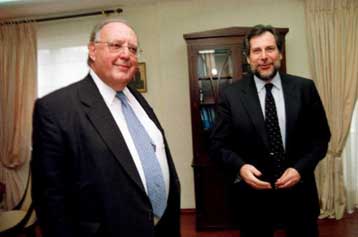 Μετά τον καυστικό Θ.Πάγκαλο, βέλη κατά Σημίτη και από το Χρ.Παπουτσή