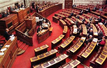 «Συμμαχούν» βουλευτές όλων των κομμάτων κατά του… κοινού εχθρού