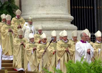 Χαιρετίζεται η απόφαση της Ιεράς Συνόδου για την επίσκεψη του Πάπα